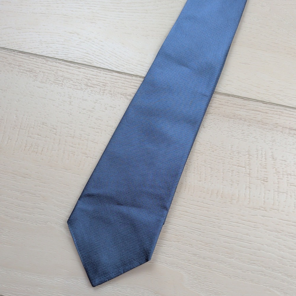 Prada Milano Blue 100% Silk Micro Texture Necktie Made in Italy Mens Tie